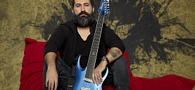 Гитарист Periphery Джейк Боуэн демонстрирует звукосниматели DiMarzio Mirage™