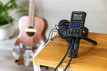 4-трековый рекордер-портастудия Zoom R4 - 4