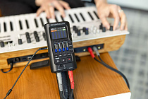 4-трековый рекордер-портастудия Zoom R4 - 3